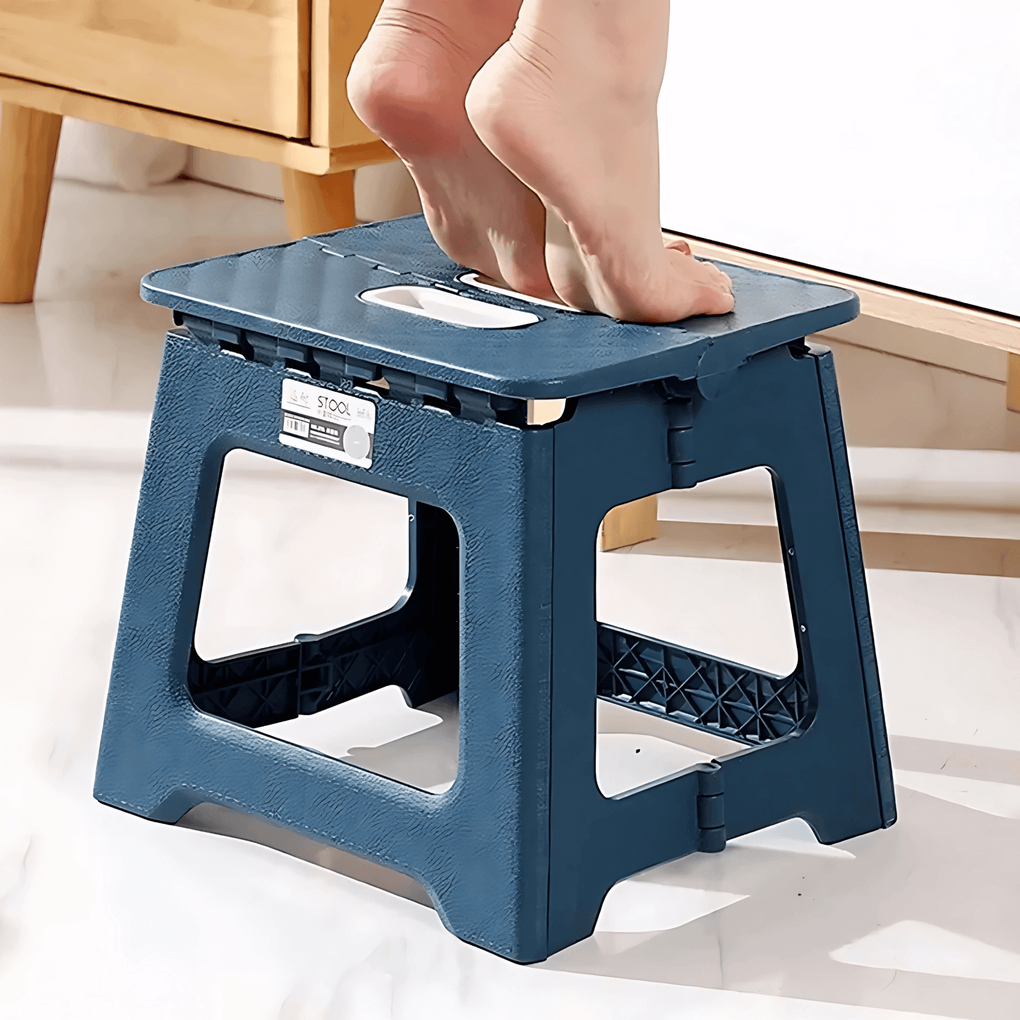 GripFold – Hopfällbar Stegpall i Plast med Handtag för Köket, Badrummet eller Förrådet