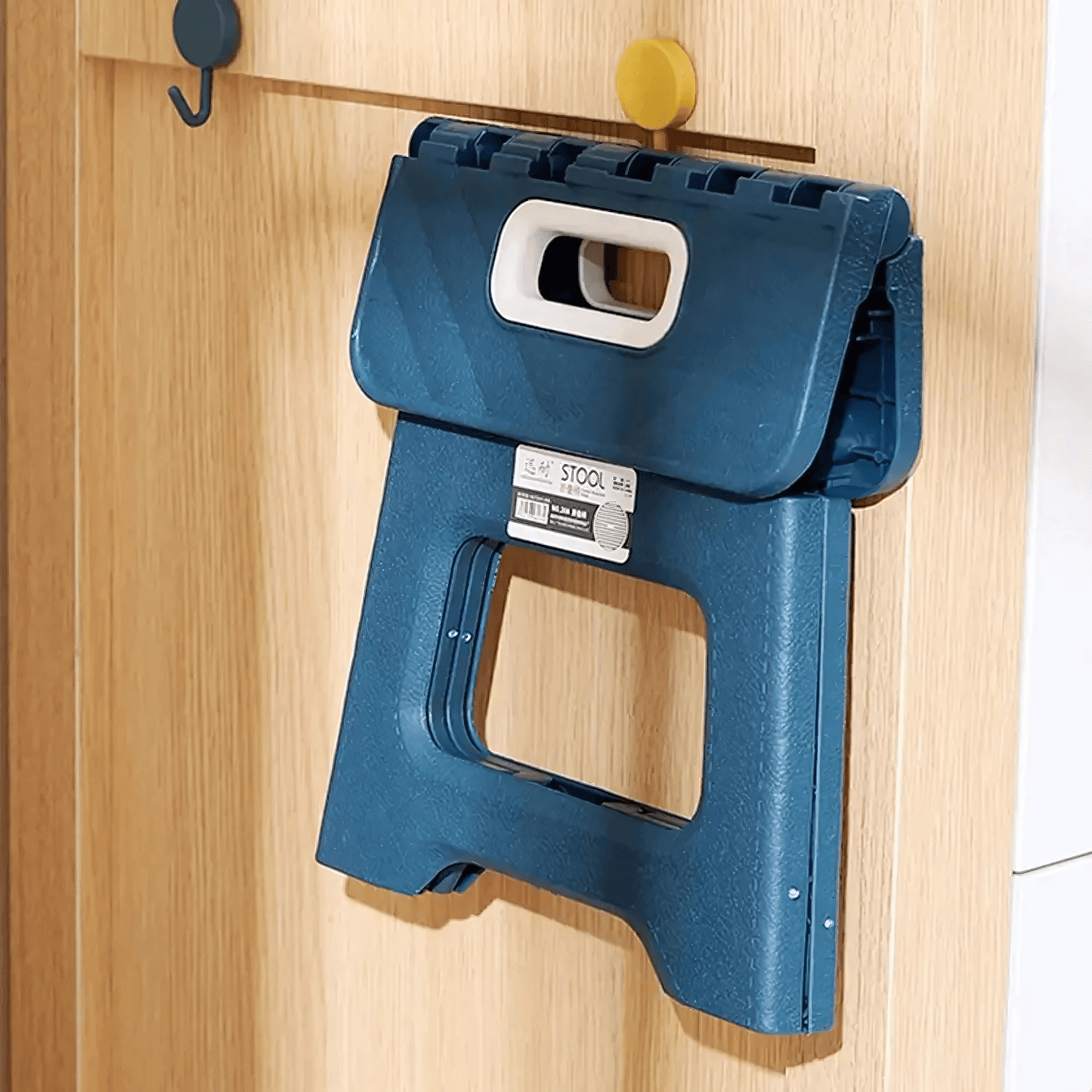 GripFold – Hopfällbar Stegpall i Plast med Handtag för Köket, Badrummet eller Förrådet