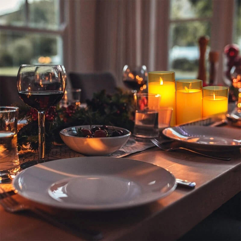 EMELIE - 3-pack LED-vaxljus med Realistisk Flameffekt med Fjärrkontroll och Dimmer